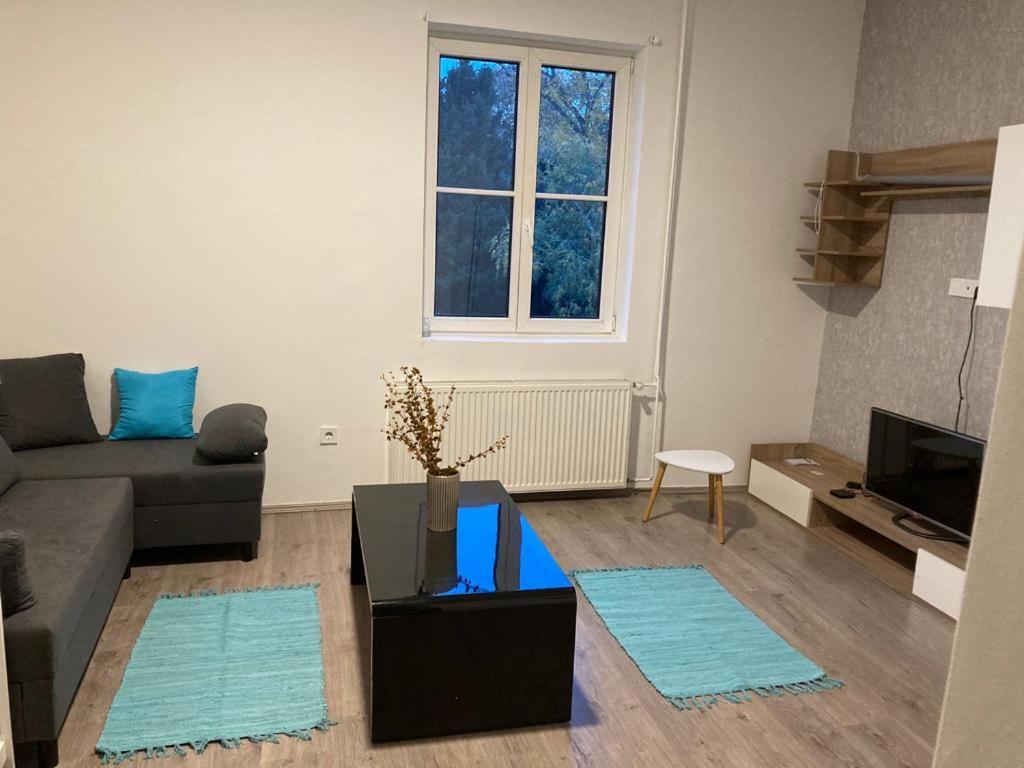 Downtown Modern 3 Bedrroom+ Living Room Apartment Wesselenyi 1.3 Сомбатхей Экстерьер фото