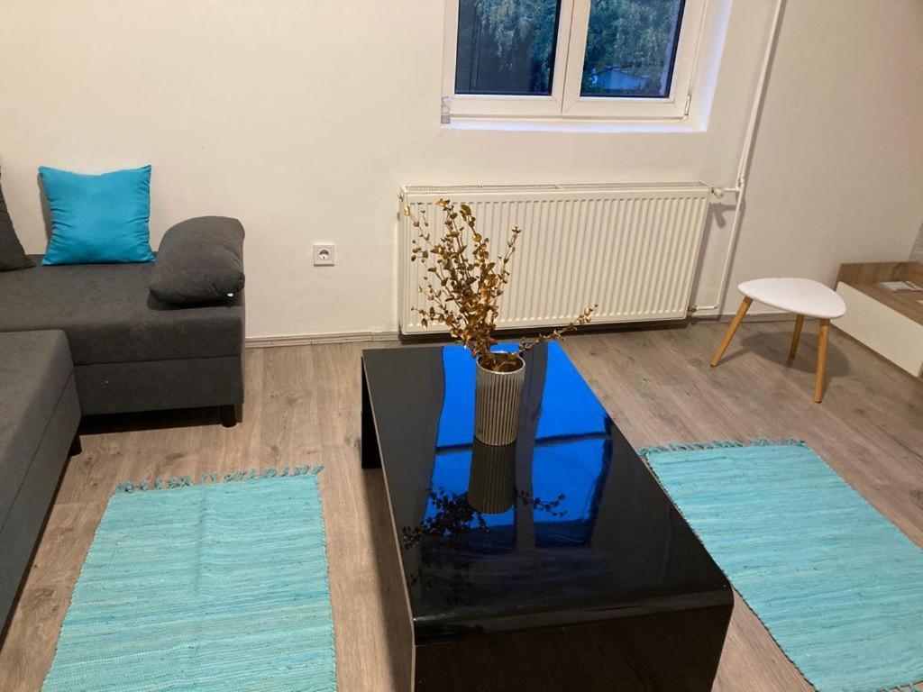 Downtown Modern 3 Bedrroom+ Living Room Apartment Wesselenyi 1.3 Сомбатхей Экстерьер фото